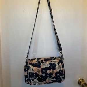 Lug Wings Flora Multi Travel bag with water bottle pockets . New. No tags